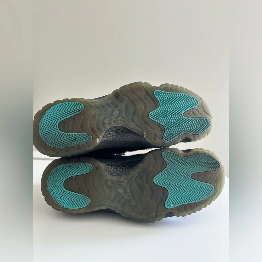 Air Jordan 11 Retro Gamma Blue Men’s snickers Size 12 Black